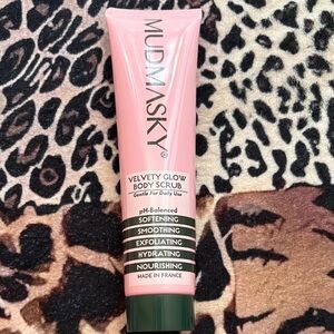 Velvety Glow Body Scrub MUDMASKY